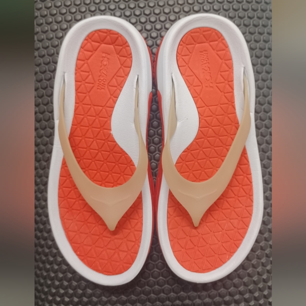 New Women's Hoka One One White and Orange Sole Flip Flop Thong Recovery Sandal 7